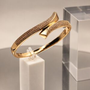 Sculptural Wavy Crossover Bangle