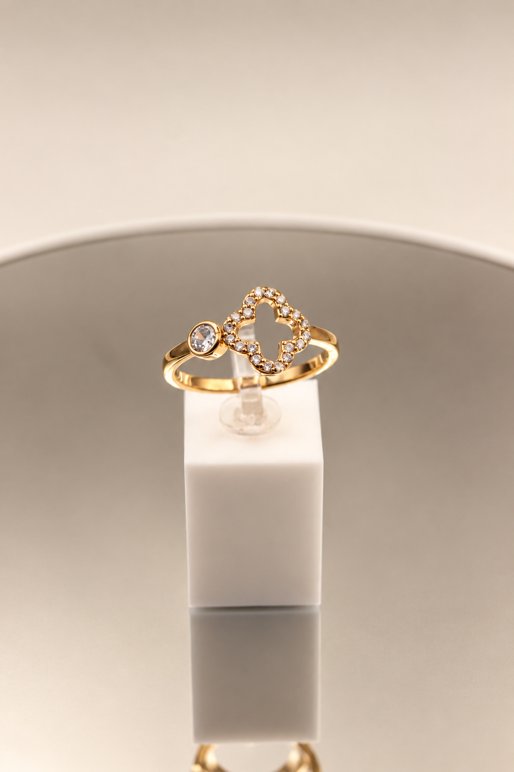 Zirconia Floral Ring