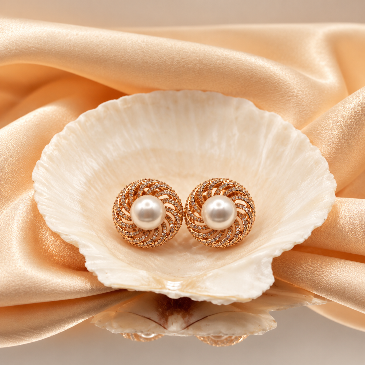 Pearl & Zirconia Round Earrings